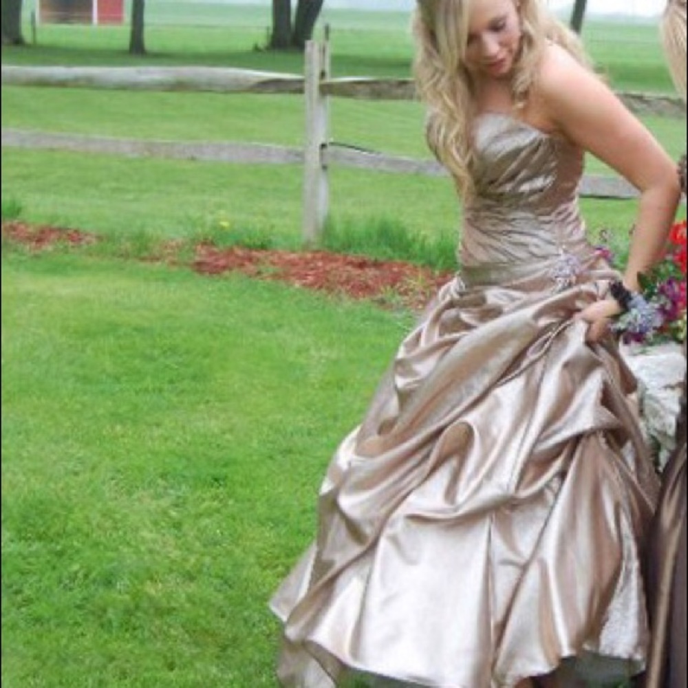 Prom dress - Picture 5 of 6